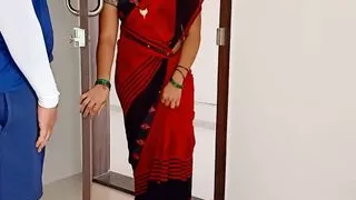 Kamvali bol rahi thi mujhe aj 500 ki jarurat hai de sakte ho