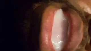 Bus, Mollige Frauen, Sperma im Mund, Handarbeit, Liebhaber, Schlucken