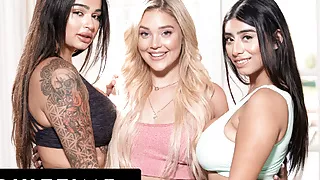 Big Ass Lesbian Babes Hook Up In The Yoga Studio!