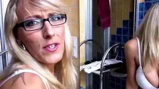 Lana Vegas pissing pleasure