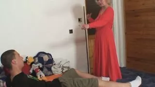 He doggy-fucks hot girlfriends mommy