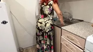 milf twists her big ass and hopes for anal sex