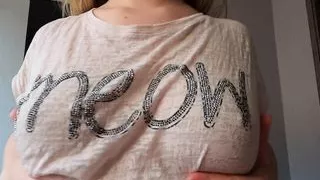 Hot babe does morning blowjob