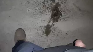 High quality content peeing in the the drainage hole3