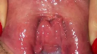 Tremenda puta con un culo rico da una buena mamada y se la cogen tan fuerte que saca un buen chorro con leche POV