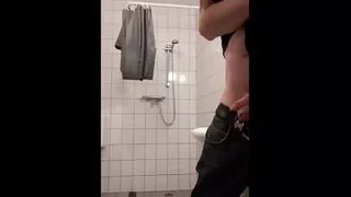 Love the way of playing and handjob with MeMySelfAndMyOwn till cumshot