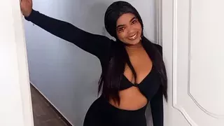 The horny stepsister wants to suck late at night