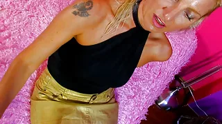 Spanischer Amateur Schlampe nach kurzem Interview die Fotze zerstoert