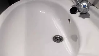 Wie reinige ich meinen gepiercten Penis und mein Piercing mit einer Zahnbürste?