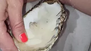 little horny piss slut pisses in the oyster for you… drink, my "horny slut"