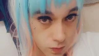 Cute Cosplay Bikini Babe braucht Schwanz