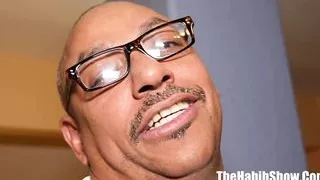 newbie 19yo Naomi Lockheart is about to out to work