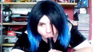 Dildospaß Nahaufnahme von meinem Arsch und kleinem Schwanz reitet meinen Dildo Arsch zu Mund