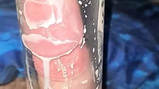 cum in vacuum pump with slomotion