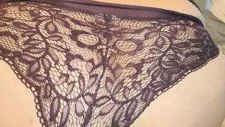 Close-up – wife shows how to do a brutal fisting for a babe in HD quality