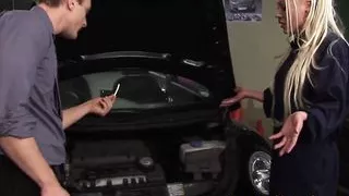 Big tits blonde has rough sex as she bangs her mechanic