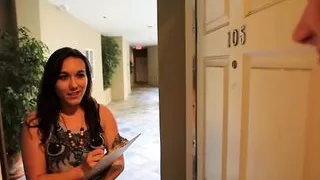 Curvy Cunt Siri Pornstar Tongue Fucks Tiny Titty Sinn Sage!