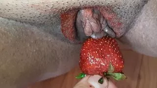Three Girlfriends Cum From Strawberries - Lesbian-candys