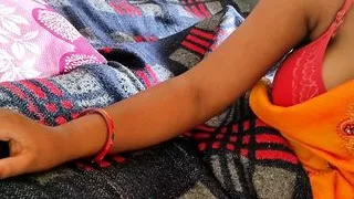 Aunty ne sapne mein bete ka lund chus rahi hai