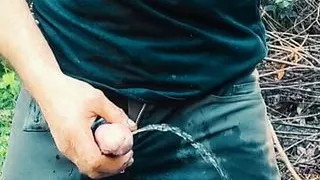 Pissing my work pants, piss jerking, hard-on und close-up cumshot