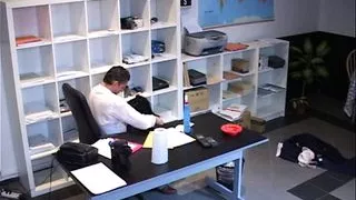 Il Direttore e la Donna delle pulizie ci danno dentro!