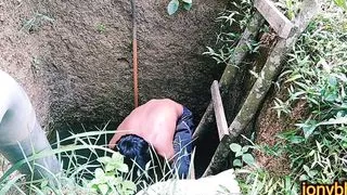 The young man of Bangladesh masturbated in a terrible deep well in the jungle