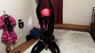 Sissy Maid Self Bondage, Keuschheitskäfig mit Stacheln