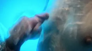Sex In Pool On Holiday - Huge Underwater Cumshot