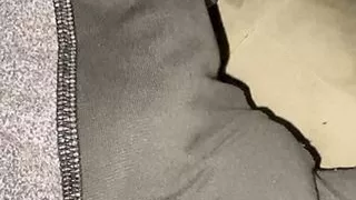 Pausbäckig und pochend in der Öffentlichkeit