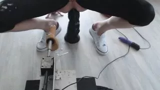 Davine nimmt extreme Spielzeuge