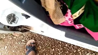 Car me bhabhi ko letake pela jor se
