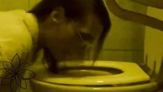 Lizz_ss25 being a filth toilet slut