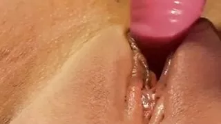 Amateur teen experiencing a vibrator for the first time