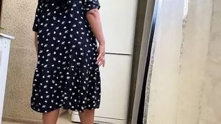 The dress needs to be lifted when a MILF needs to get her big ass fucked