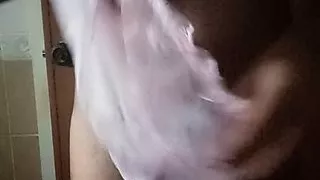 Höschen mit Tampon ausziehen