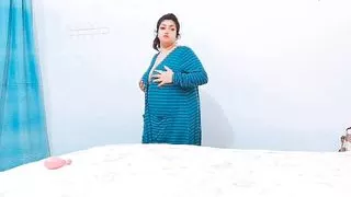 Sexy Milf With Big Ass Fucking With Toy