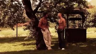 Bonny Bon lifts her lingerie to be screwed in the ass