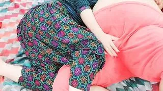 XXX Pakistani Mom And Stepdad Have Real Sex And Romance In The Early Morning On The Bed With Clear Hindi Audio