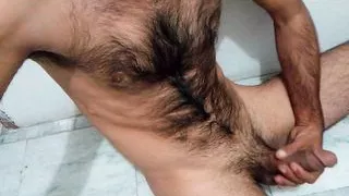 Sehr heißer haariger muslimischer Kerl Sex