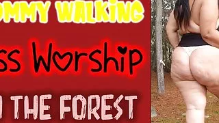 Mommy Ass Worship in Forest 1
