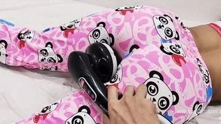 Massage Rooms, Young, beautiful college girl has an orgasm – tannuxx