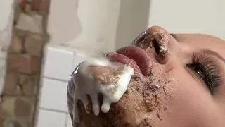 Lou Lou and Sensual Jane put their feet deep inside