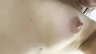 Luca Rubs And Fingers Lexi's Pussy In The Bath