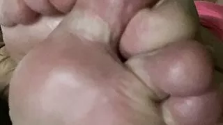 AriesBBW has short fat toes