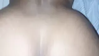 Batendo com a bunda gigante no pau