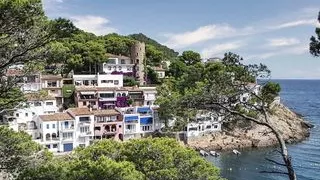 Just to fit some clothes in the fitting room but ended up cruising masturbating in front of the mirrors