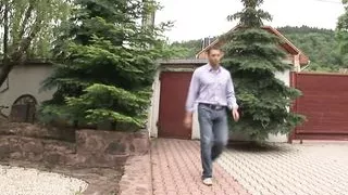 Lesbians Valentina and Cathy play threesome with cock