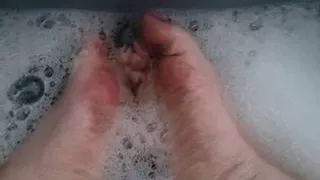 BBW Feet Play in Bath and Bubbles