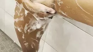 Jasmine in the shower with are Satisfyer Pro 2