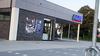 Aldi Supermarkt selbstbefriedigung